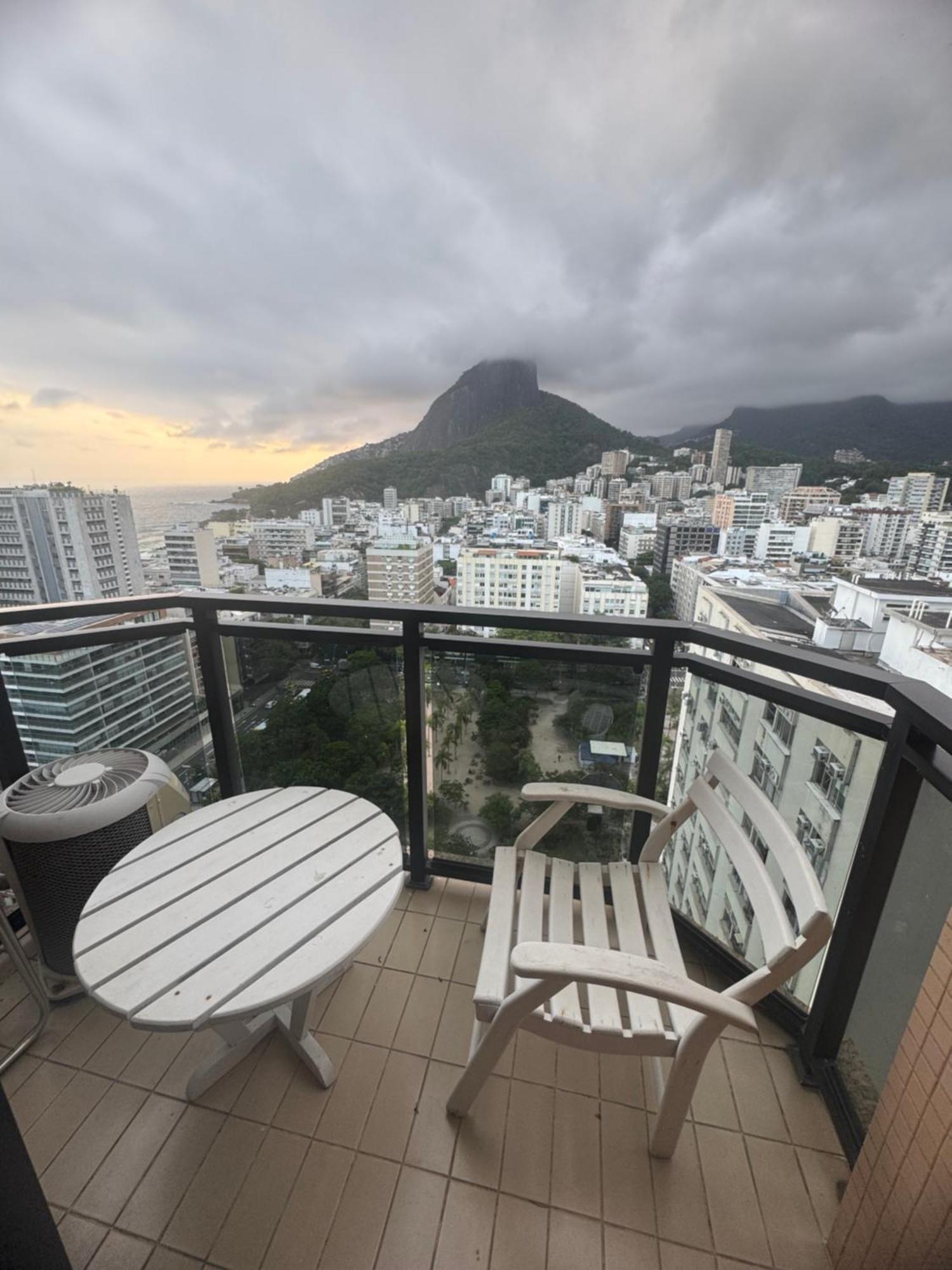 2 Quartos Com Piscina, Academia, Garagem E Arrumacao Diaria By Tata *